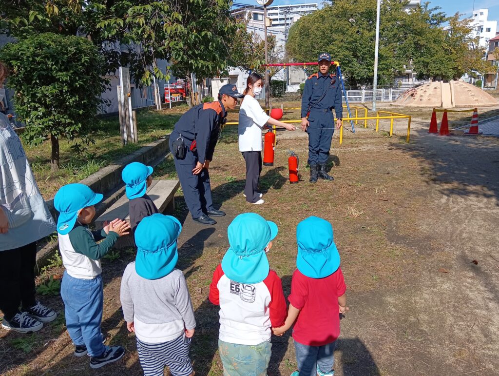 くじら保育園　海老江園　避難訓練　消防車　202411-2