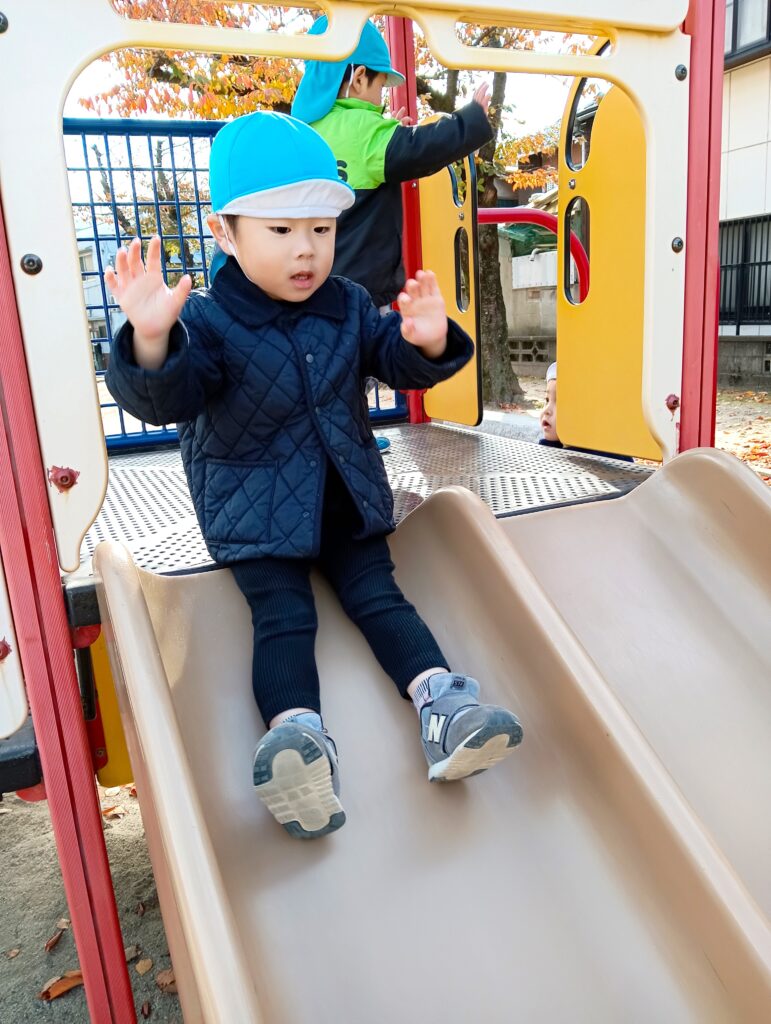 くじら保育園　海老江園　お散歩　202412-3