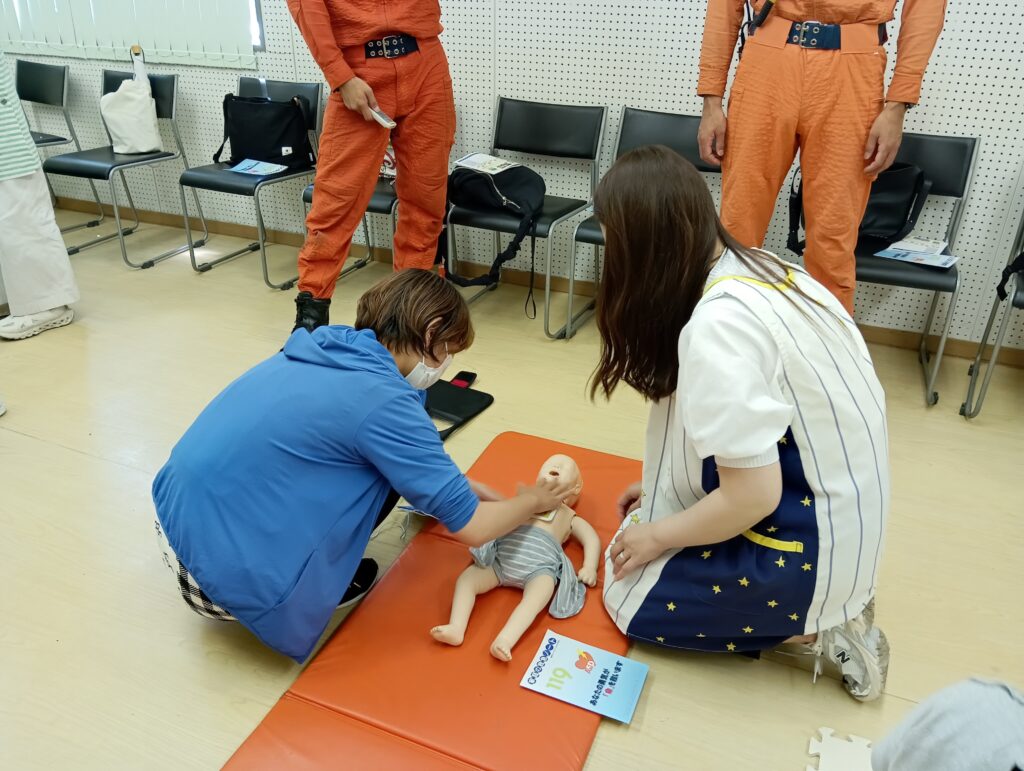 救命講習 AED 人工呼吸 胸骨圧迫 保育士 くじら保育園 海老江園 福島区 大阪 保育園 202508-3