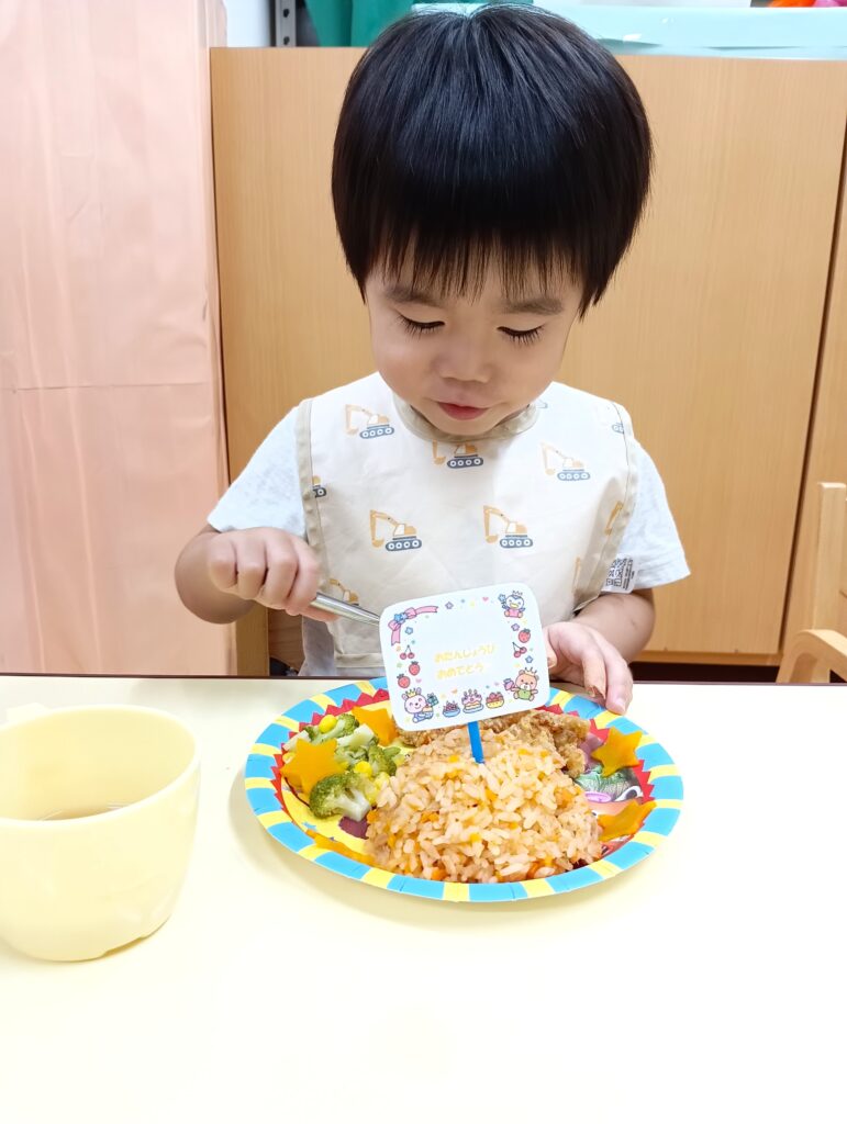 3歳 お誕生日会 8月 パネルシアター おばけなんてないさ くじら保育園 海老江園 大阪 福島 福島区 保育園 202509-5