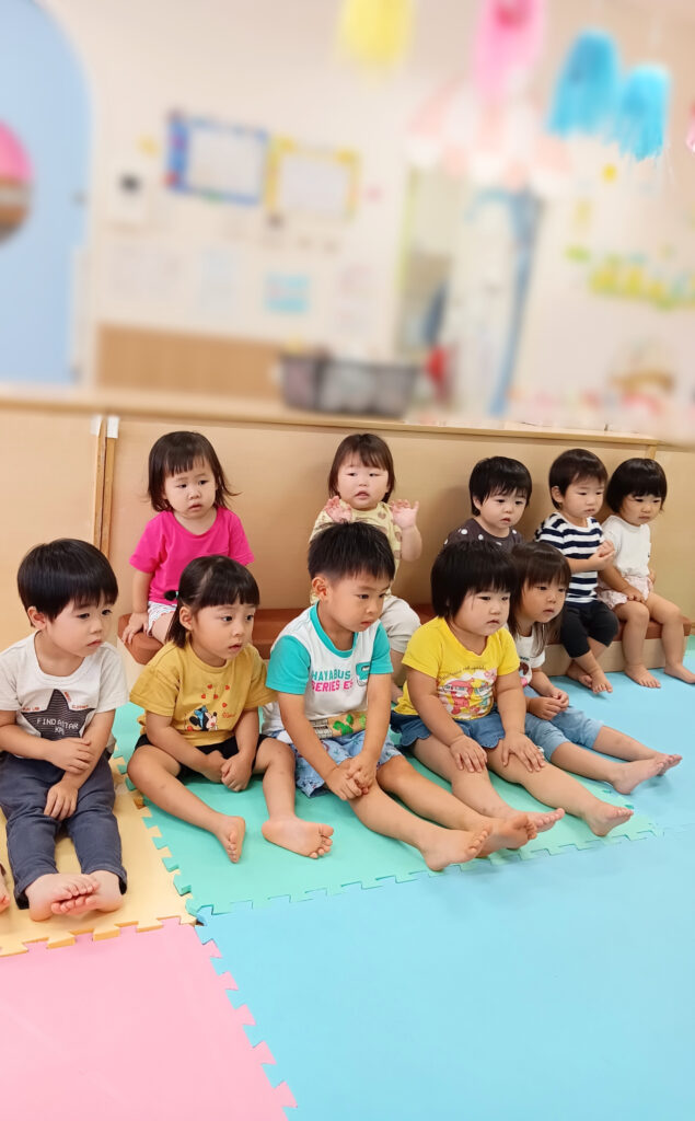 3歳 お誕生日会 8月 パネルシアター おばけなんてないさ くじら保育園 海老江園 大阪 福島 福島区 保育園 202509-4