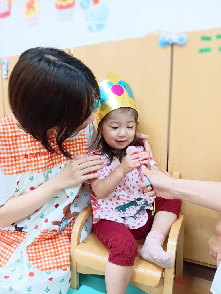 大阪　保育園　くじら保育園　お誕生日会　ふしぎなポケット　202510-3