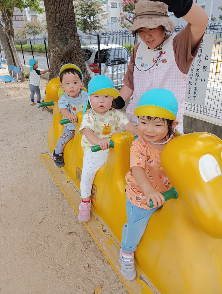 くじら保育園　大阪　海老江　お散歩　公園　　202510-2
