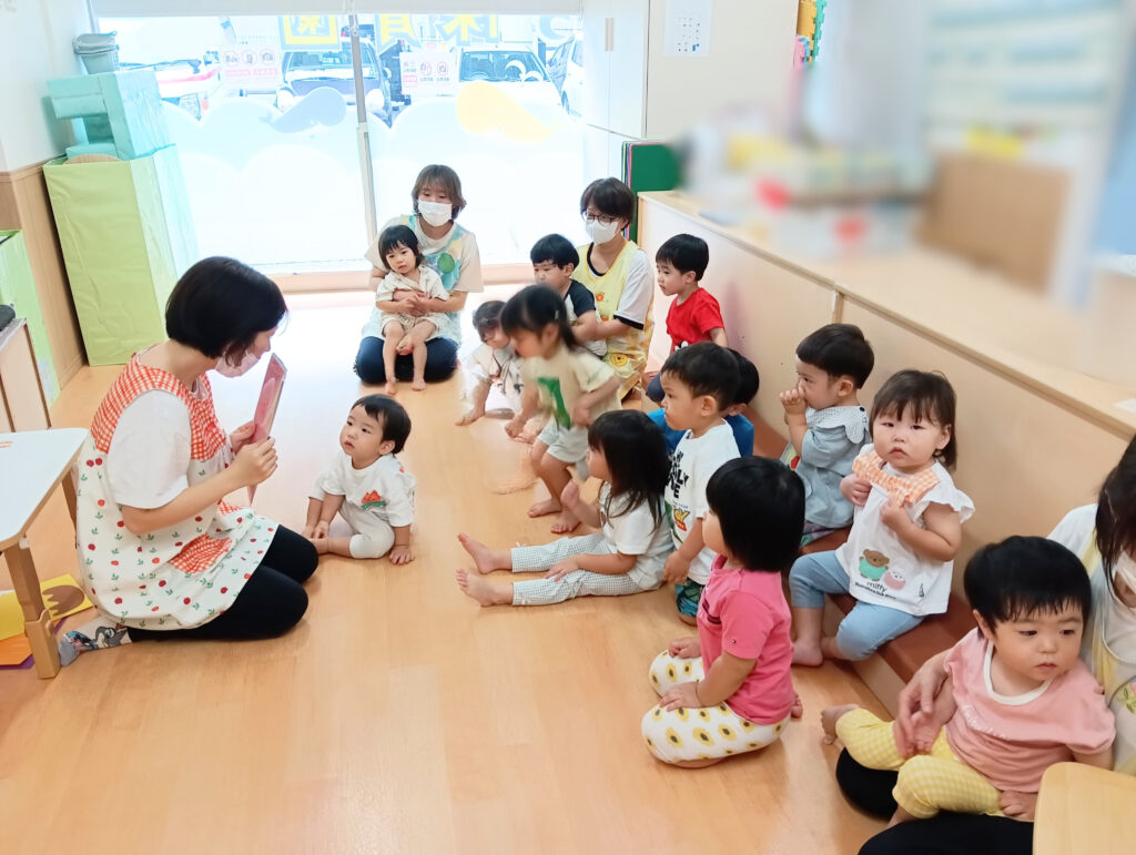 大阪　保育園　お誕生日会　ばけたくん　マジックシアター　くじら保育園　202510-3