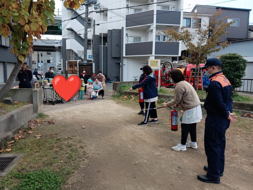 保育園の火災避難訓練 大阪 保育園 くじら保育園 202512-3