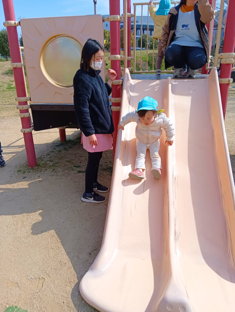公園へお散歩 大阪 くじら保育園 202603-2