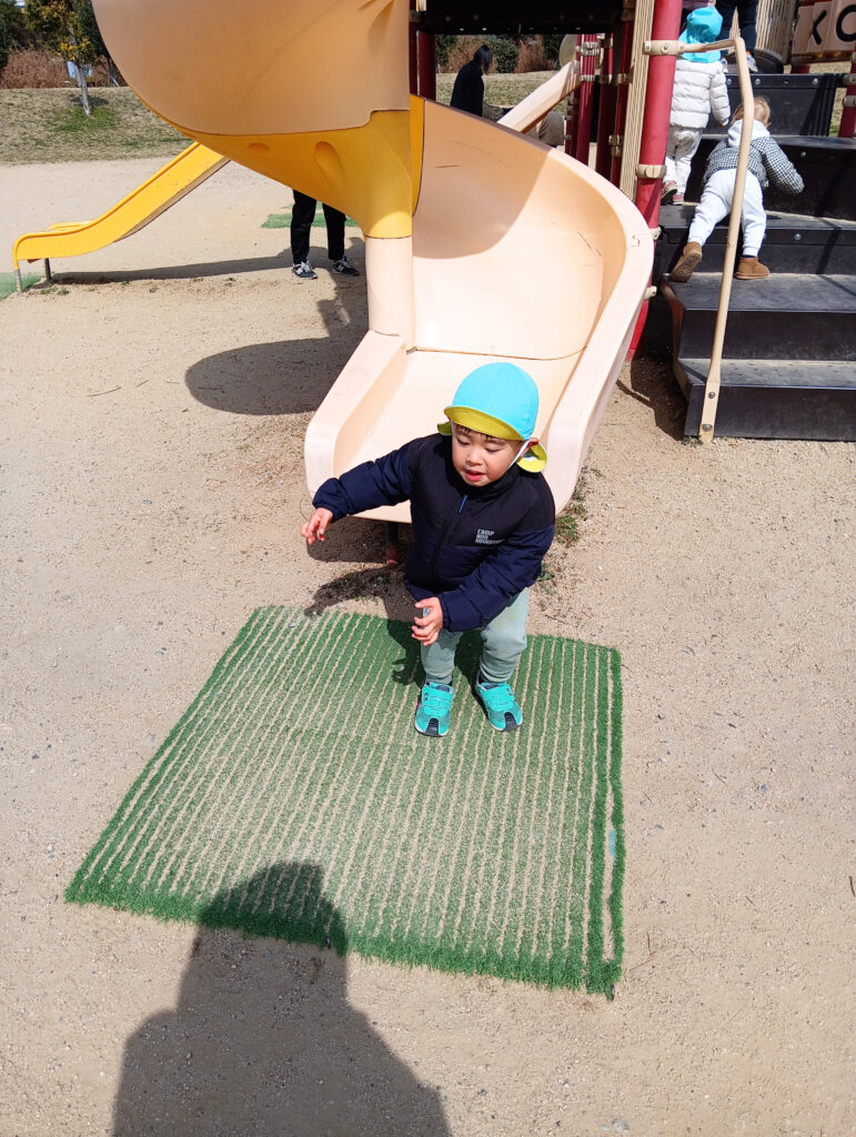 公園へお散歩 大阪 くじら保育園 202603-3