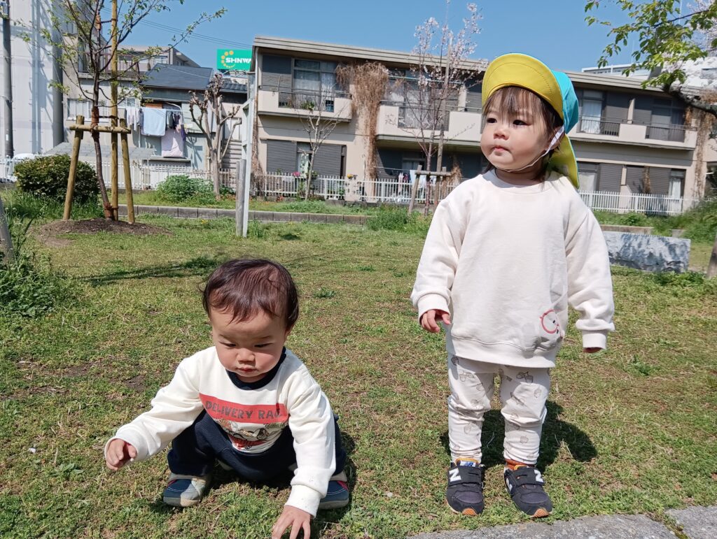 保育園の春の自然遊び　大阪　くじら保育園　202604-1