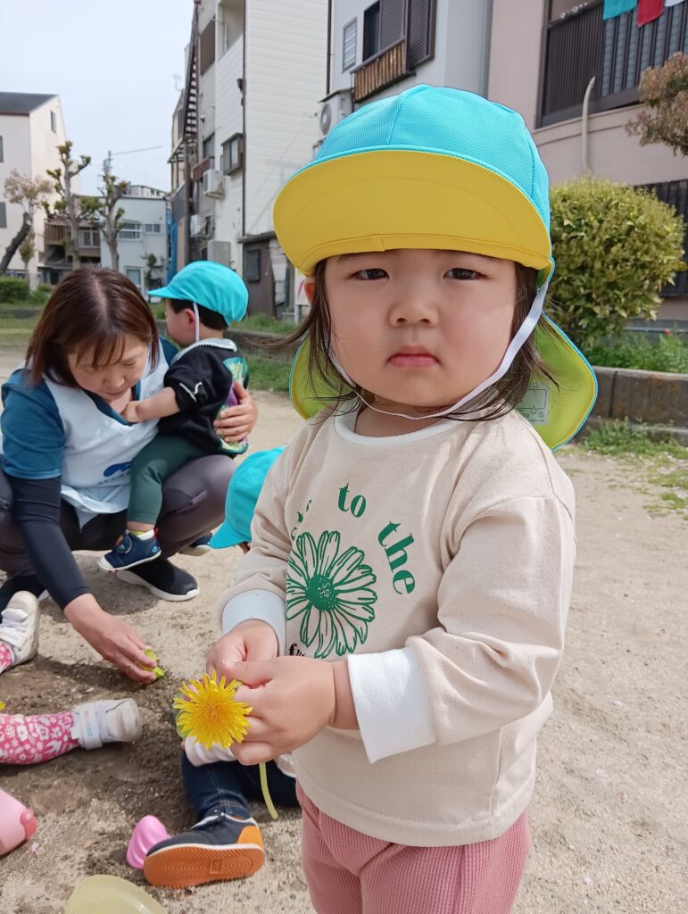 保育園の春の自然遊び　大阪　くじら保育園　202604-5