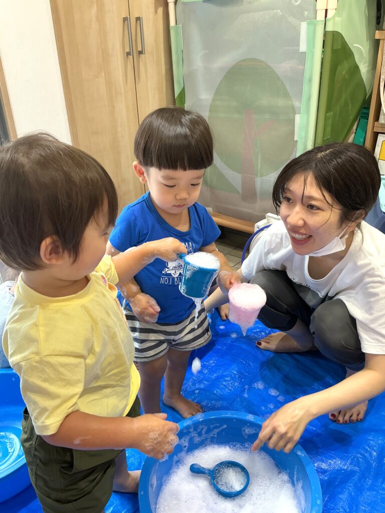 保育園の泡遊び 見立て遊び 大阪 くじら保育園 202609-3