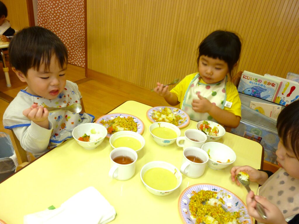 くじら保育園　都島東野田園　ハロウィン　かぼちゃバッグ　202410-8