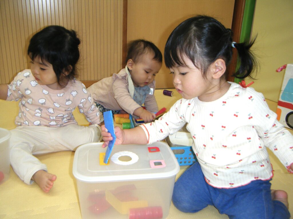 くじら保育園　都島東野田　手作り玩具　1