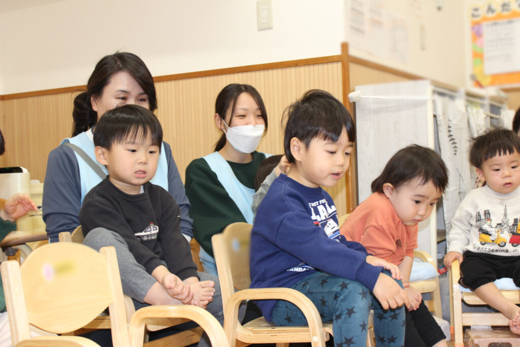 保育園のお正月あそび　大阪　保育園　くじら保育園　202601-2