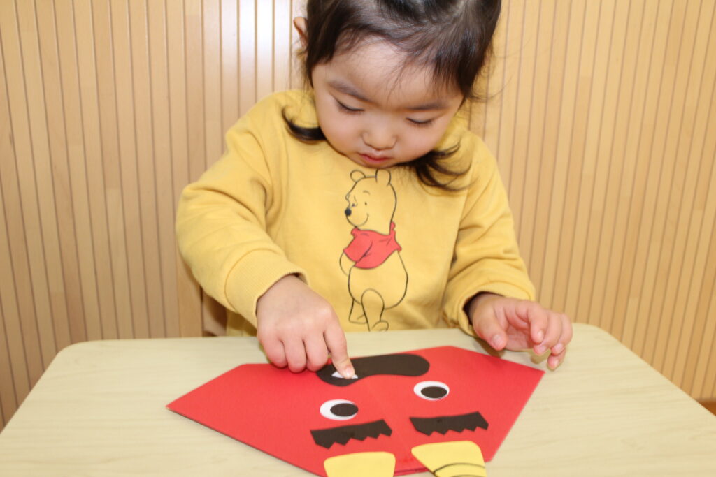 保育園で節分準備　鬼のお面作り　大阪　くじら保育園　202602-3