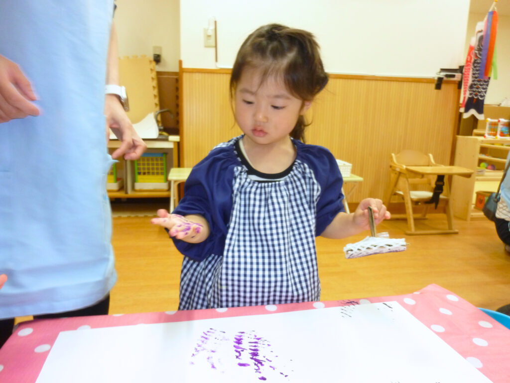 保育園の感触遊び　大阪　くじら保育園　202605-2