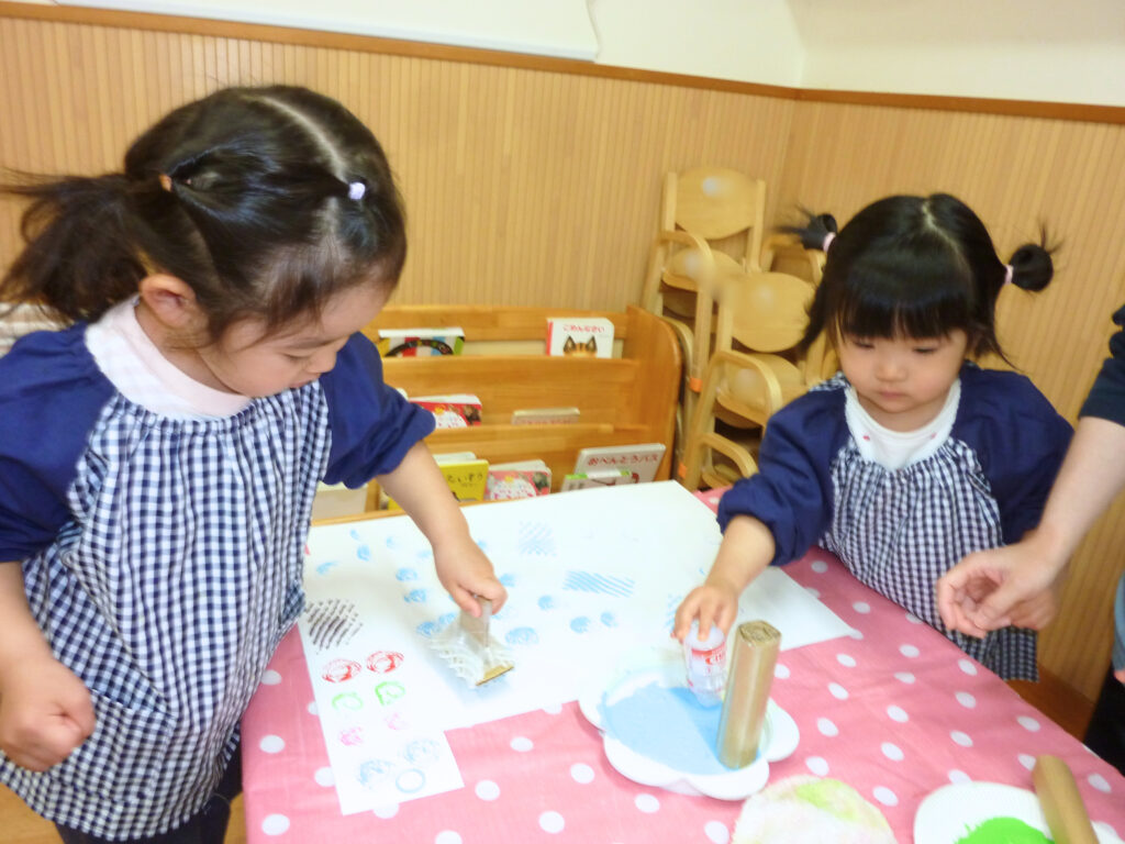 保育園の感触遊び　大阪　くじら保育園　202605-6