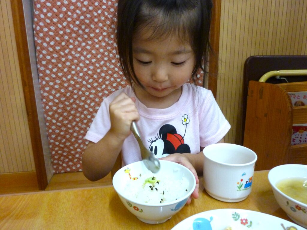 保育園　野菜栽培で食育　大阪　くじら保育園 2026209-5