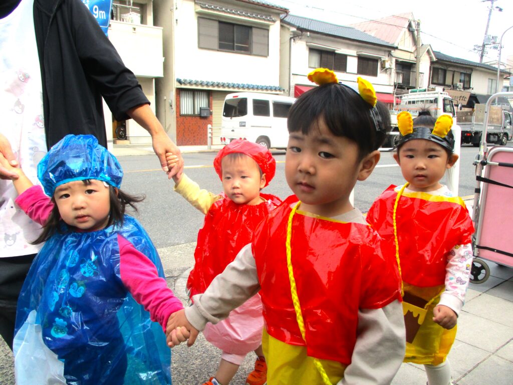 くじら保育園　姫島園　ハロウィン　老人ホーム　202410-2