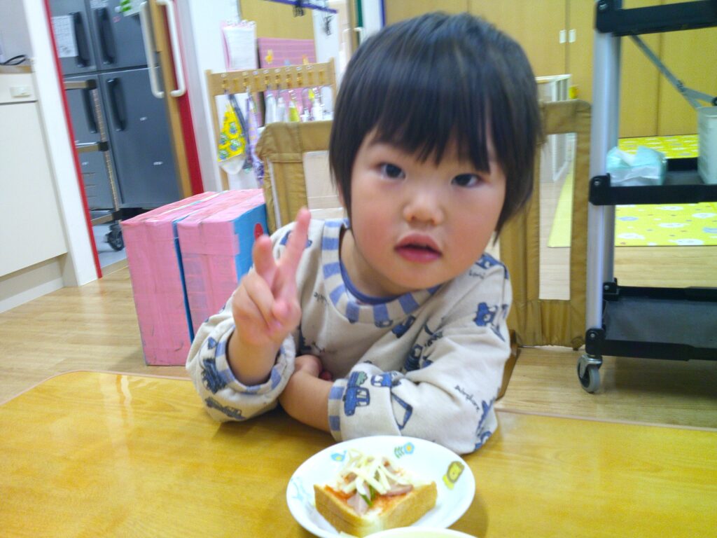 食育 クッキング ピザトースト くじら保育園 姫島 西淀川区 202505-4