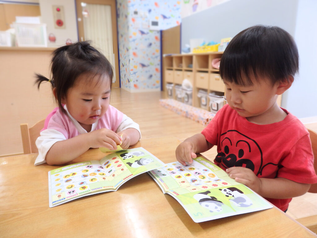 おたより帳　シール貼り　1歳児　くじら保育園　姫島　202506-1