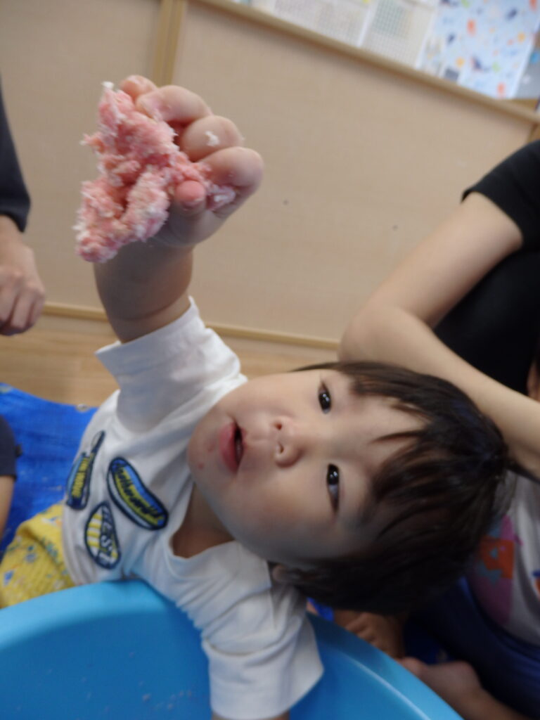 パン粉　粘土遊び　くじら保育園　姫島園　大阪　保育園　202509-5