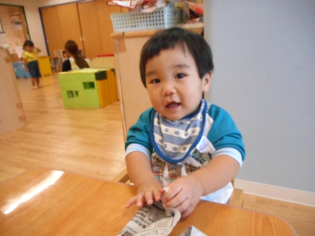 大阪 保育園 0歳児 室内遊び くじら保育園 202510-2