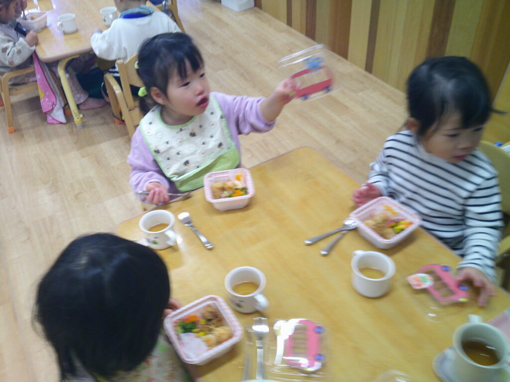 保育園のお弁当給食　大阪　保育園　くじら保育園　202512-2