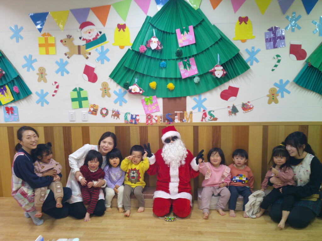 保育園のクリスマス会 サンタさん　大阪　保育園　くじら保育園　202512-5