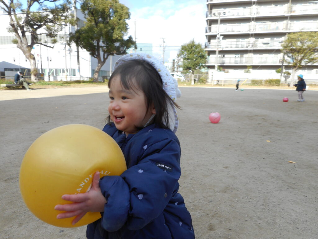 大阪　保育園　くじら保育園　外遊び　202601-1