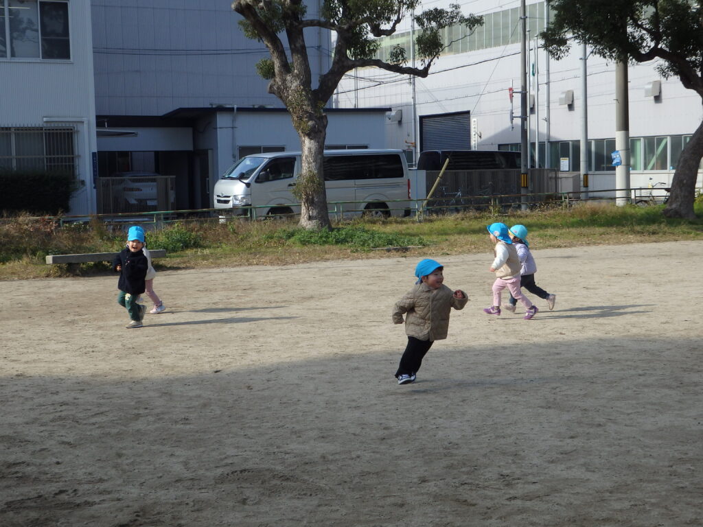 大阪　保育園　くじら保育園　外遊び　202601-2