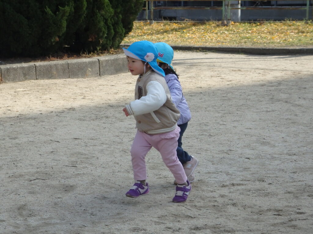 大阪　保育園　くじら保育園　外遊び　202601-3