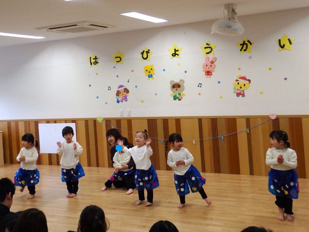 保育園の発表会　職員劇　大阪　保育園　くじら保育園　202602-3