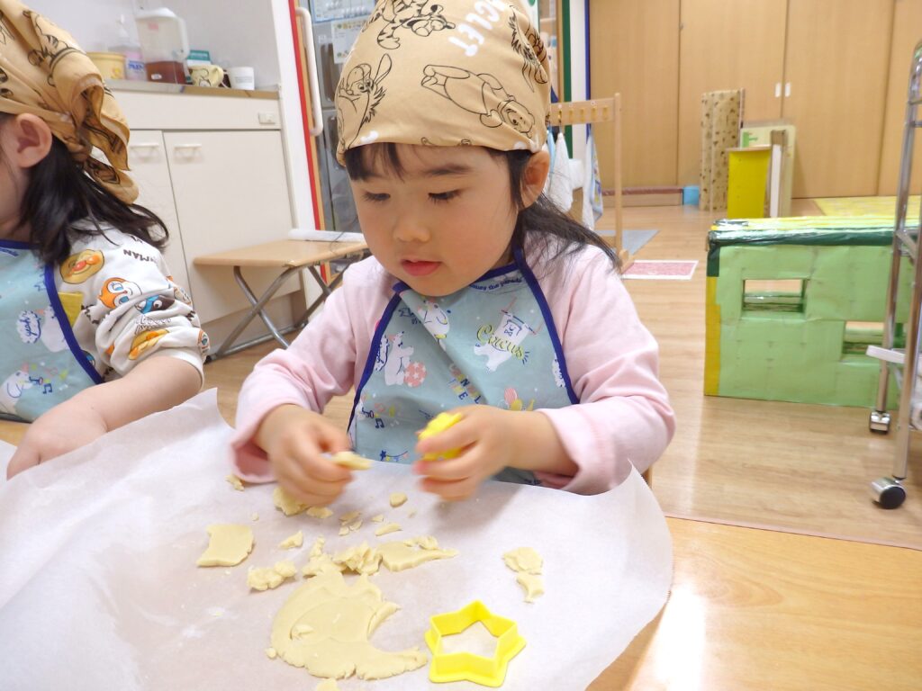 保育園の食育 クッキー作り 大阪 くじら保育園 202603-3