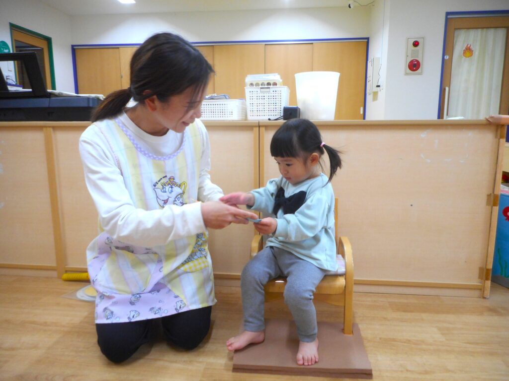 4月生まれの保育園お誕生日会　大阪　くじら保育園　202604-2