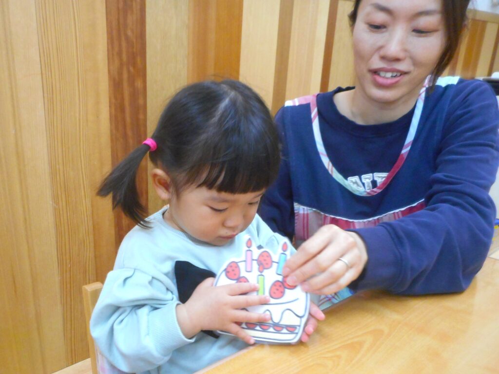 4月生まれの保育園お誕生日会　大阪　くじら保育園　202604-3