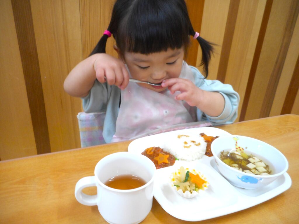 4月生まれの保育園お誕生日会　大阪　くじら保育園　202604-4