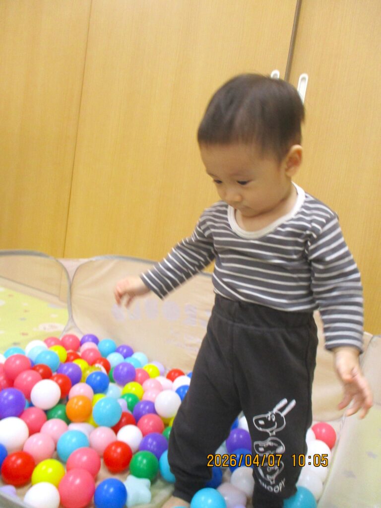 雨の日の保育園室内遊び　大阪　くじら保育園　202604-2