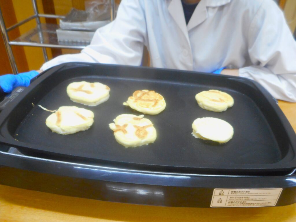 保育園でパンケーキ作り　食育　おやつクッキング　大阪　くじら保育園　202609-3