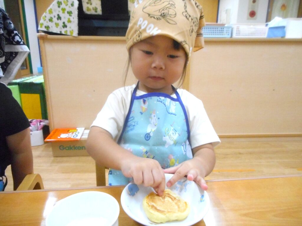 保育園でパンケーキ作り　食育　おやつクッキング　大阪　くじら保育園　202609-5
