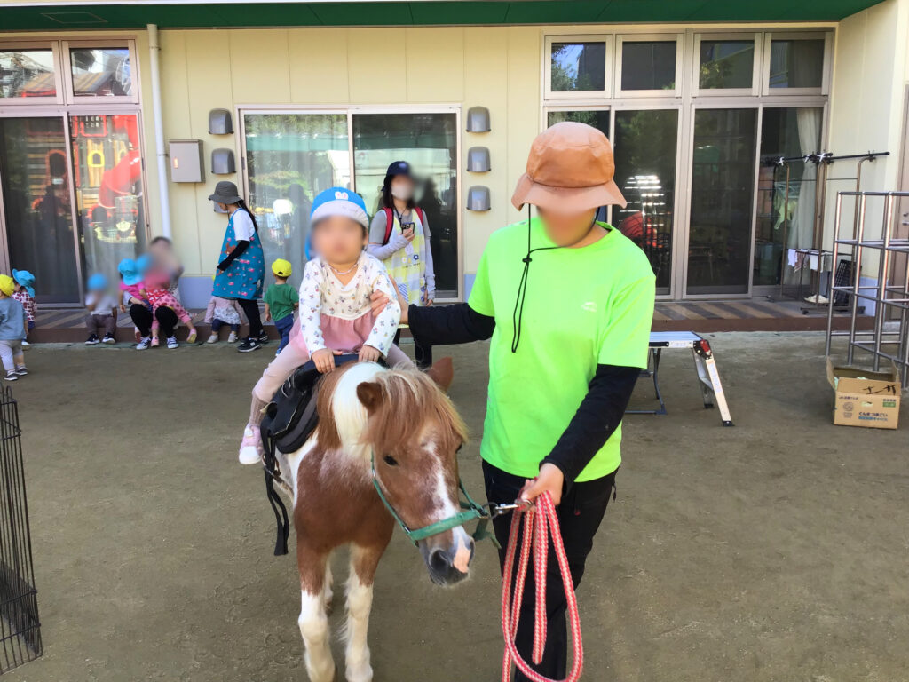 くじら保育園　上新庄園　移動動物園　ふれあい体験　202410-7