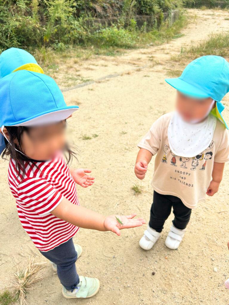 くじら保育園 上新庄園　お散歩　12