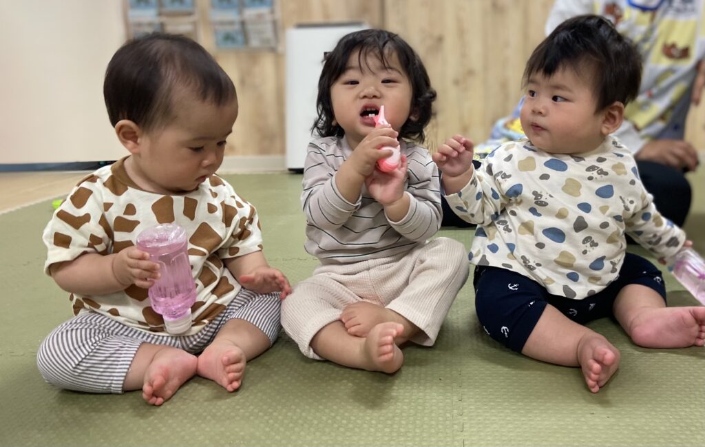 成長 園生活 新年度 公園 マット 運動 お散歩 くじら保育園 上新庄 202505-4