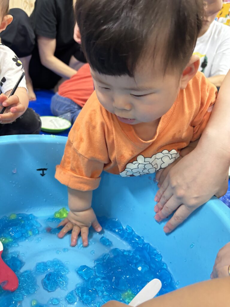 寒天遊び 五感 感触遊び くじら保育園 上新庄園 202507-3