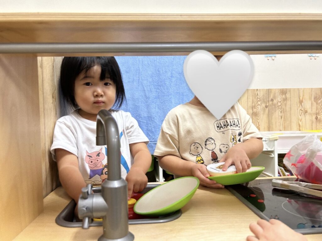ごっこあそび　なりきり　ドーナツ　ドーナツ屋さん　店員　くじら保育園　上新庄　202508-4