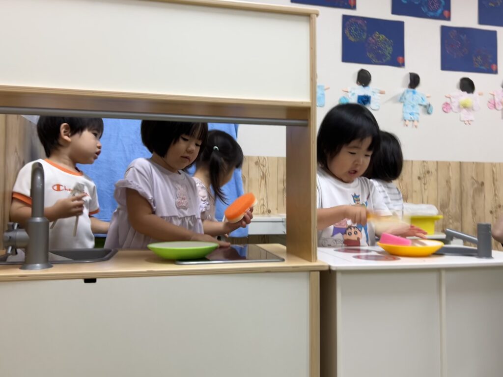 ごっこあそび　なりきり　ドーナツ　ドーナツ屋さん　店員　くじら保育園　上新庄　202508-1