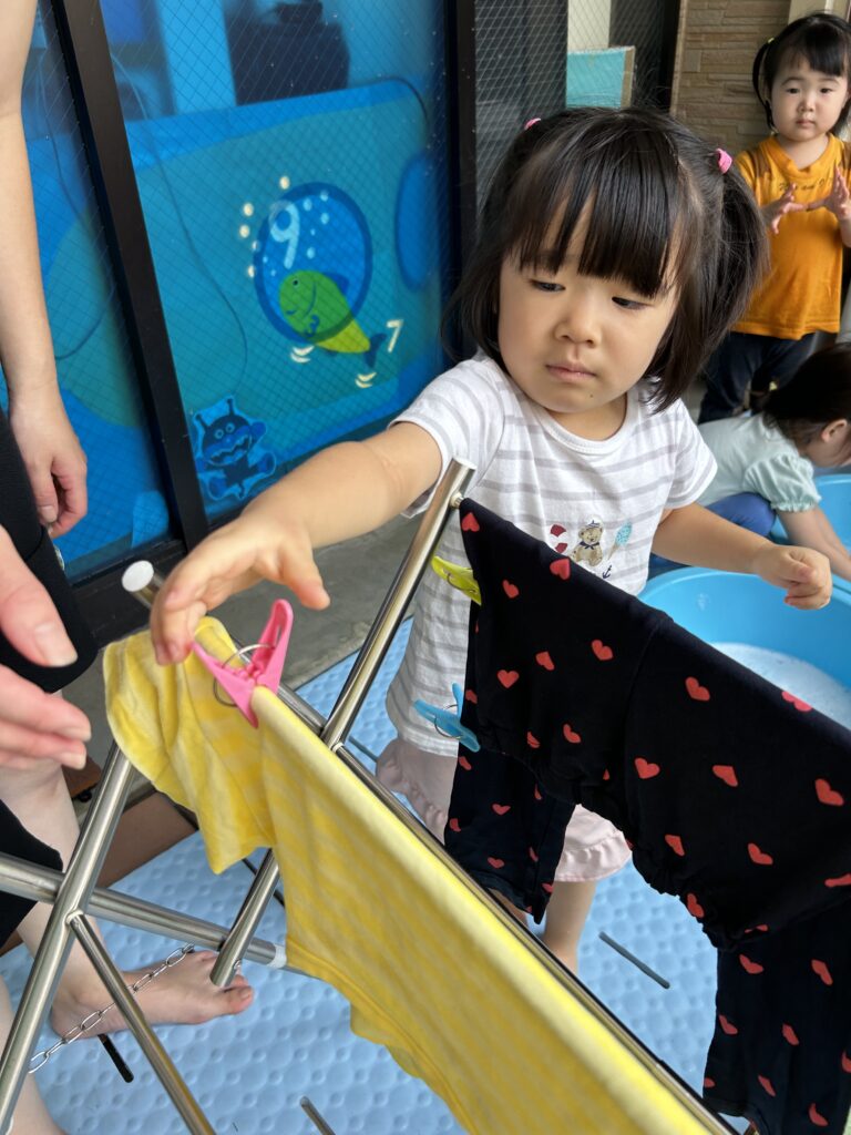 洗濯ごっこ　ぐるぐるせんたく　大阪　保育園　くじら保育園　上新庄園　202509-4