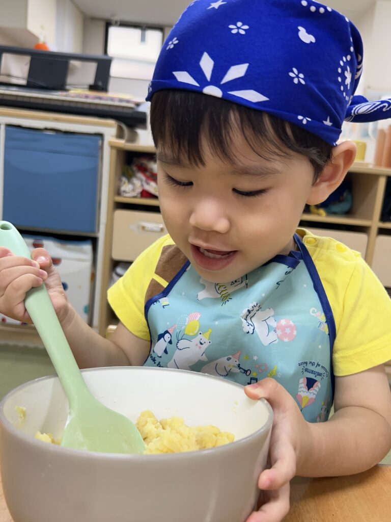 大阪　保育園　クッキング　食育　さつまいも　くじら保育園　202510-1