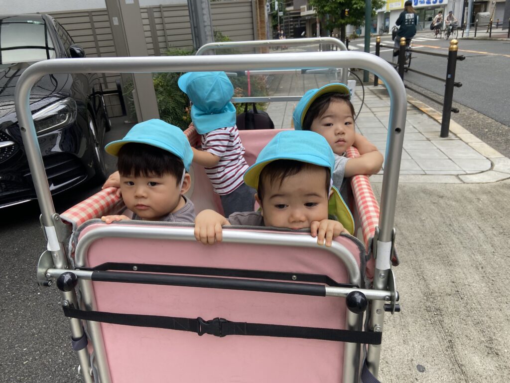 大阪　保育園　阪急電車　くじら保育園　202510-2