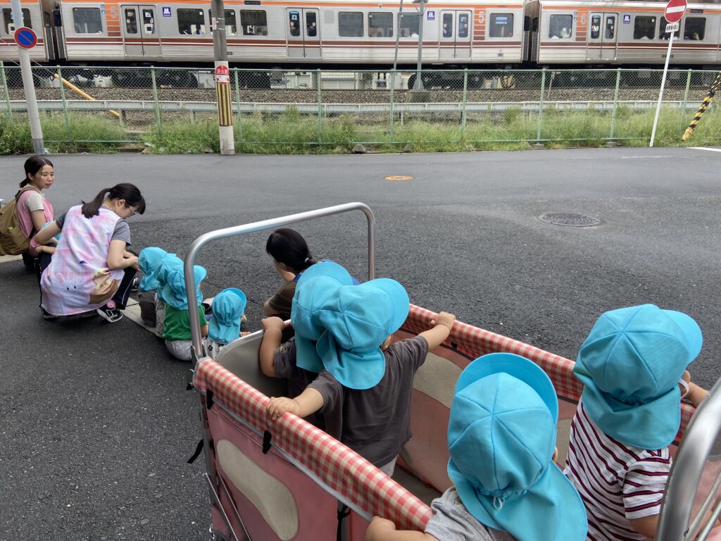 大阪　保育園　阪急電車　くじら保育園　202510-4