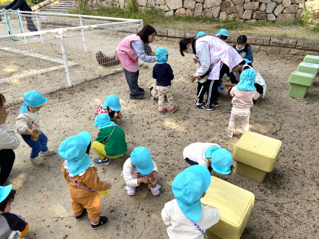 大阪　保育園　くじら保育園　どんぐり　秋の公園　202511-2